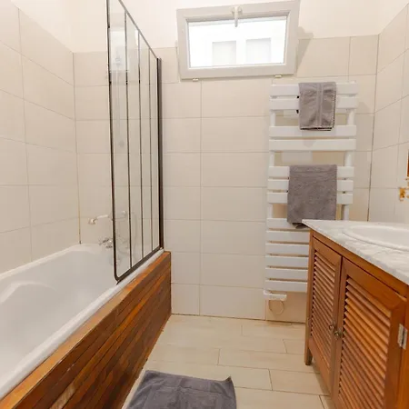 Maison Elegante Avec Jardin I Centre De * Cognac