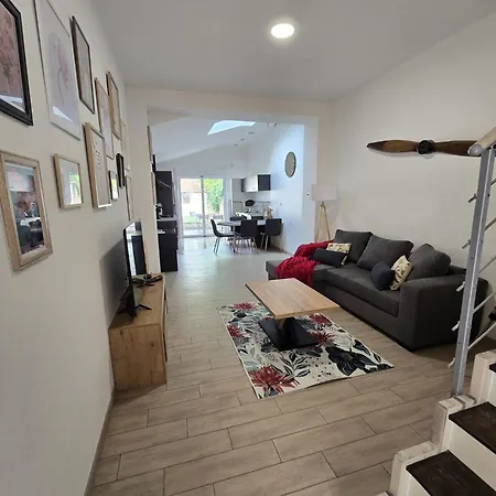 Prázdninový dům Maison Elegante Avec Jardin I Centre De