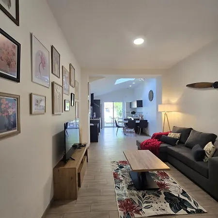 Prázdninový dům Maison Elegante Avec Jardin I Centre De *